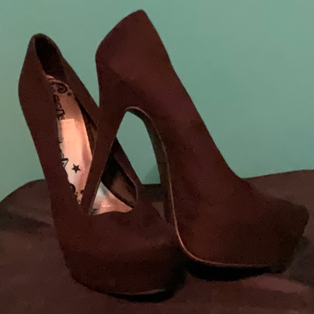 Black Platform Pump Women’s size 11